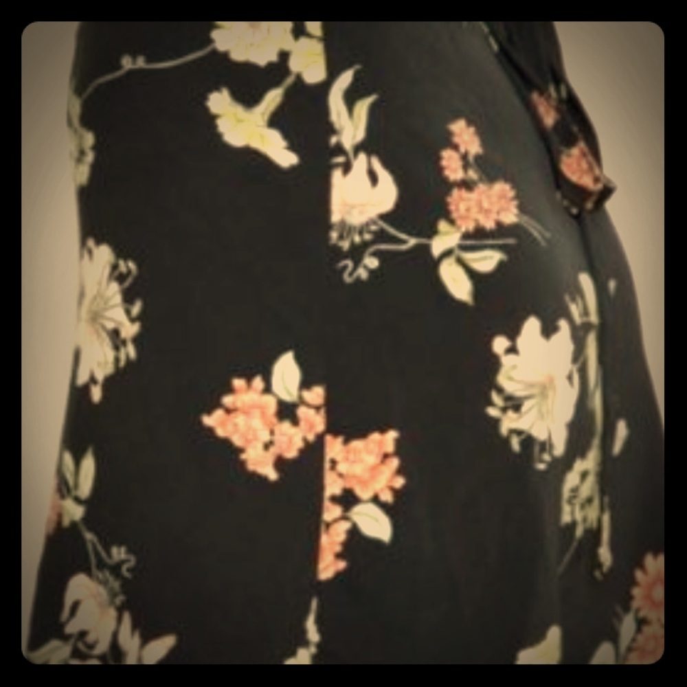 Brandy Melville floral skirt with a cute tie!